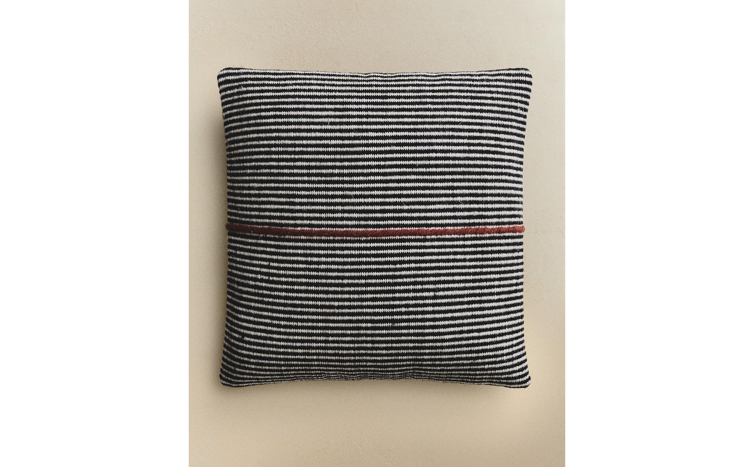 ザラホーム　キリム KILIM THROW PILLOW COVER | Zara Home United States of America