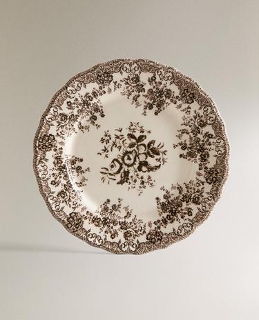 FLACHER TELLER AUS STEINGUT MIT BLUMENMOTIVEN FLACHER TELLER AUS STEINGUT MIT BLUMENMOTIVEN
