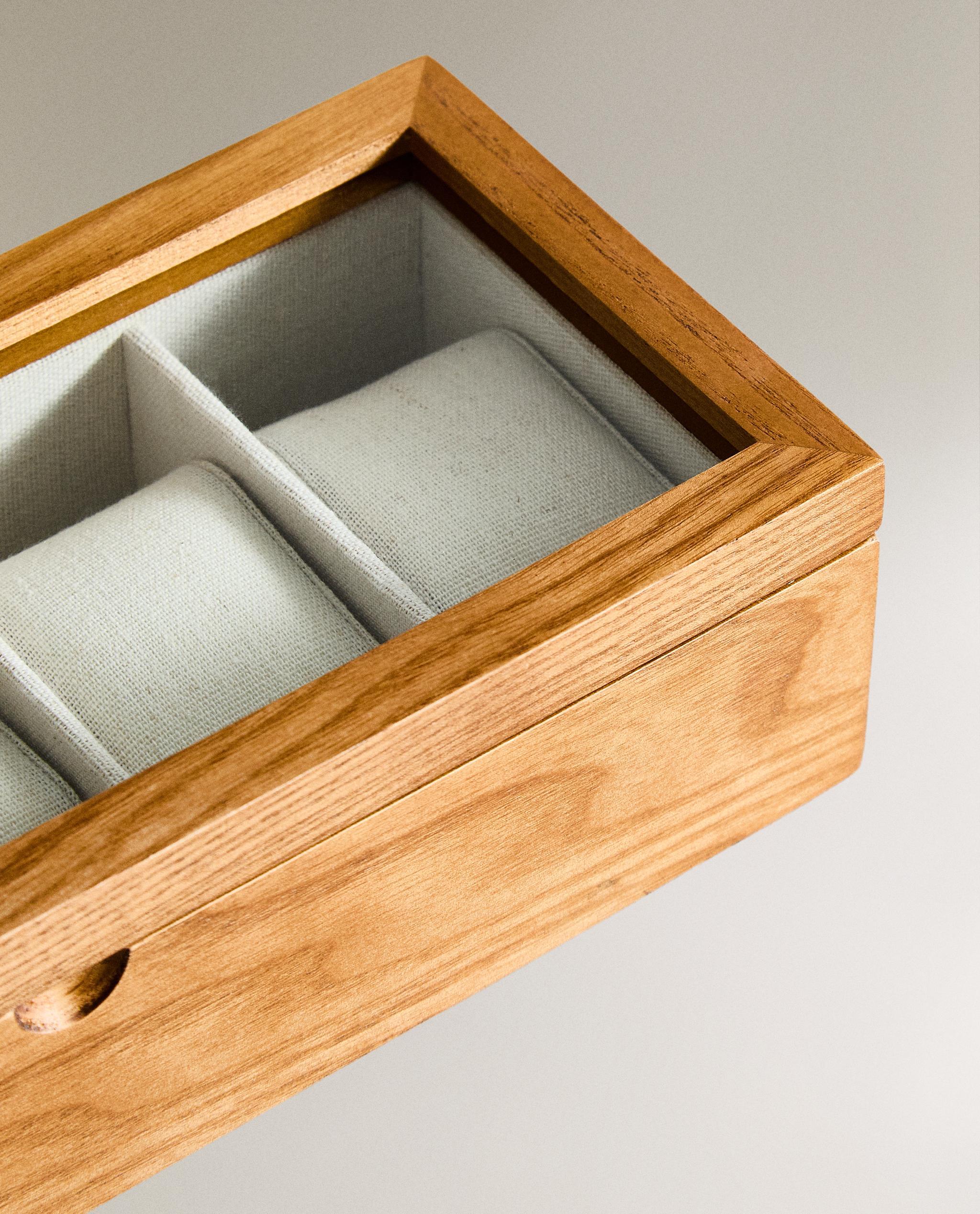WOODEN WATCH BOX