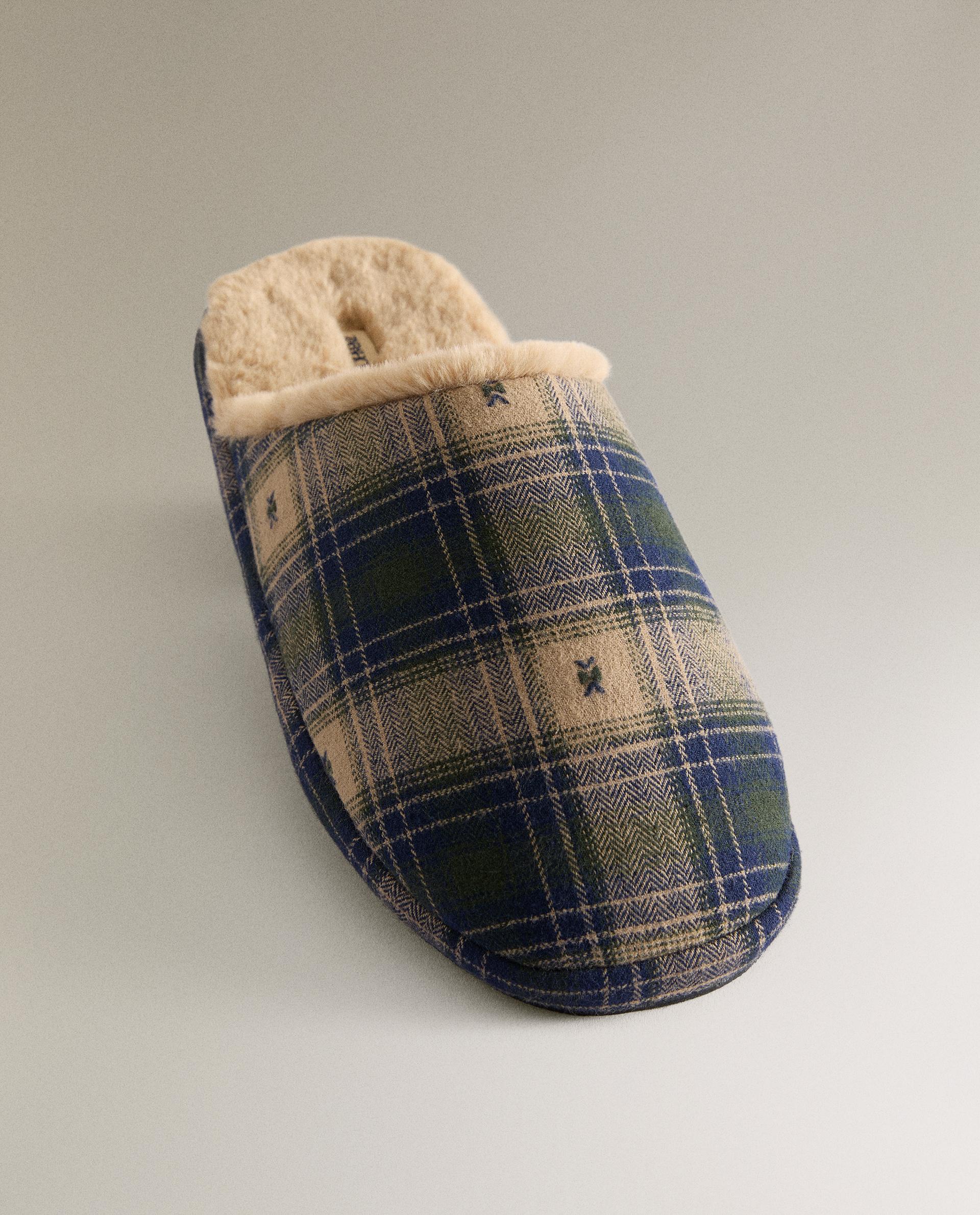 WARM CHECK SLIPPERS