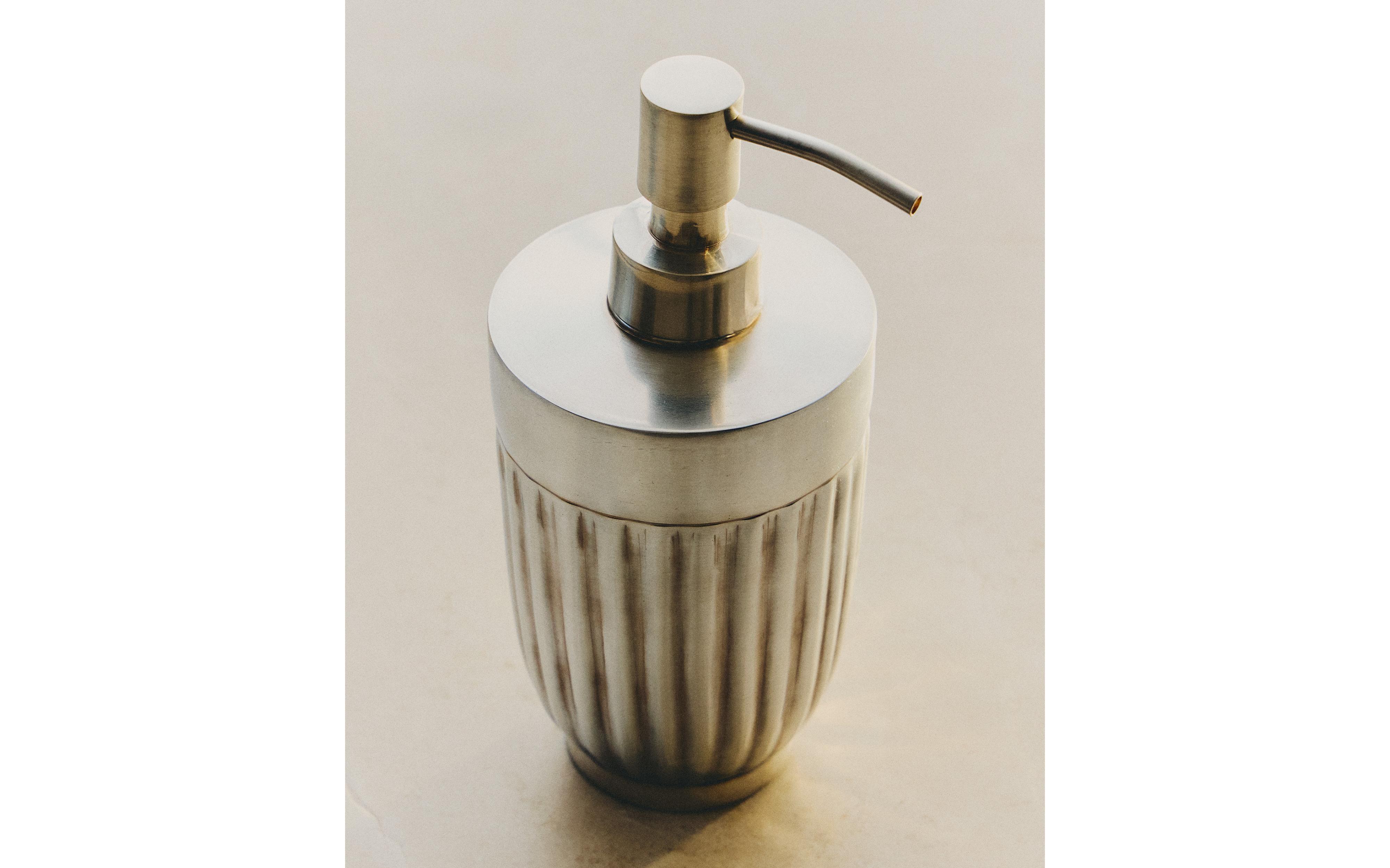SCALLOPED METAL SOAP DISPENSER
