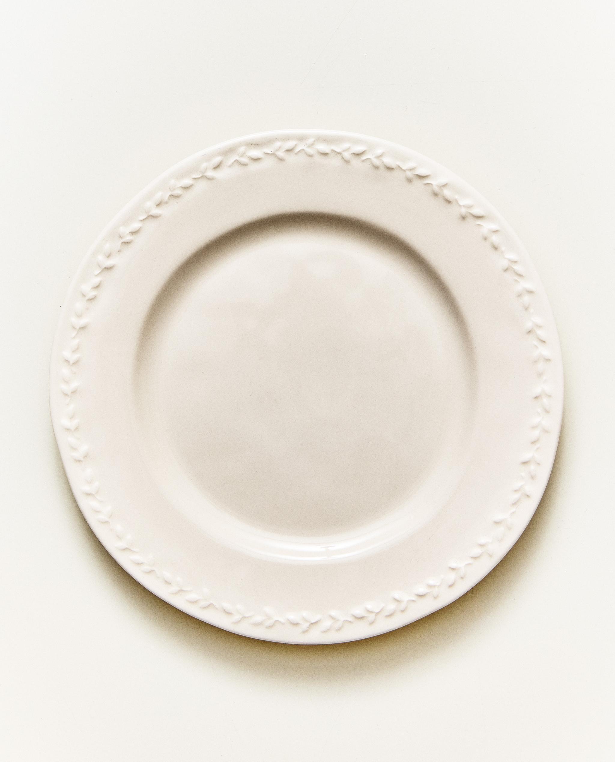 EARTHENWARE DESSERT PLATE WITH RAISED-DESIGN EDGE product thumbnail 7
