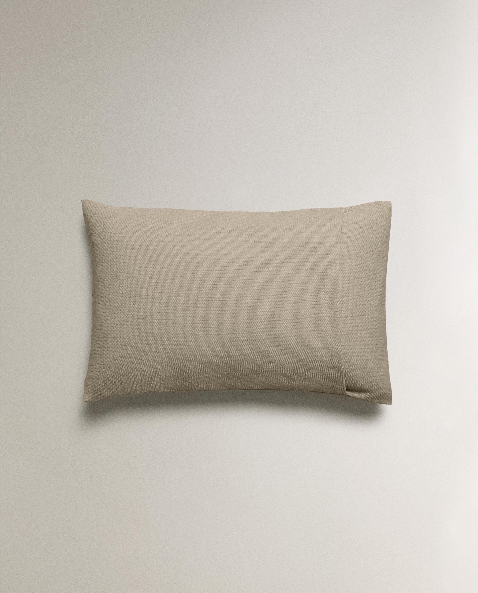 お値引き‼️ZARA HOME クッションカバー　ホワイト2枚セット お値引き‼️ZARA HOME クッションカバー ホワイト2枚セット