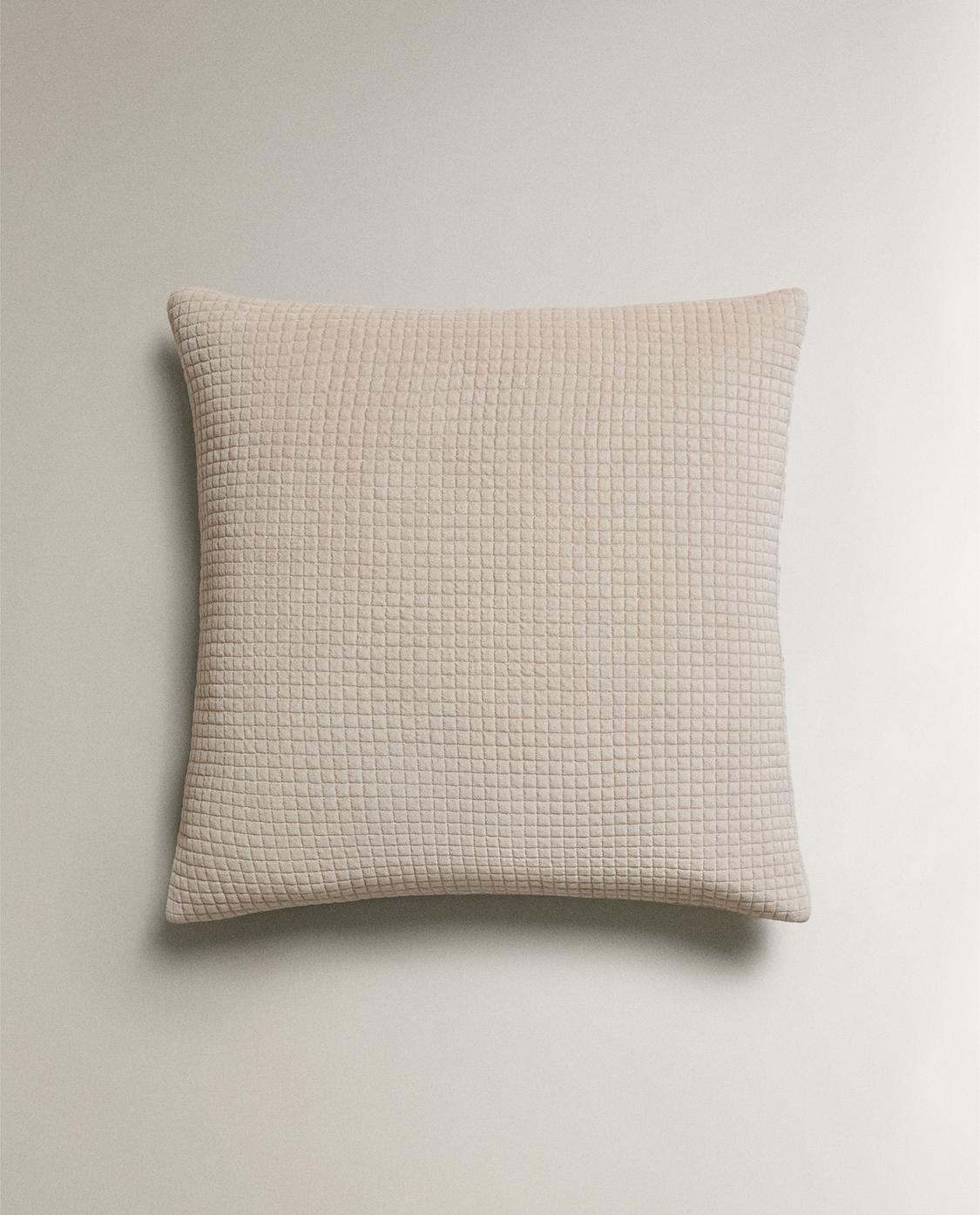 ミニ スクエア ベルベット クッションカバー | Zara Home 日本/Japan