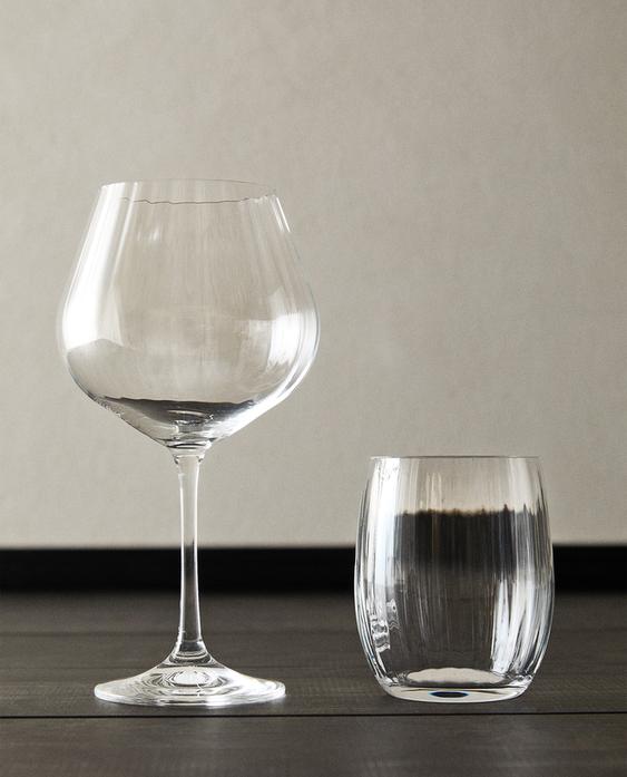 CRYSTALLINE TUMBLER SET WITH RAISED DESIGN
