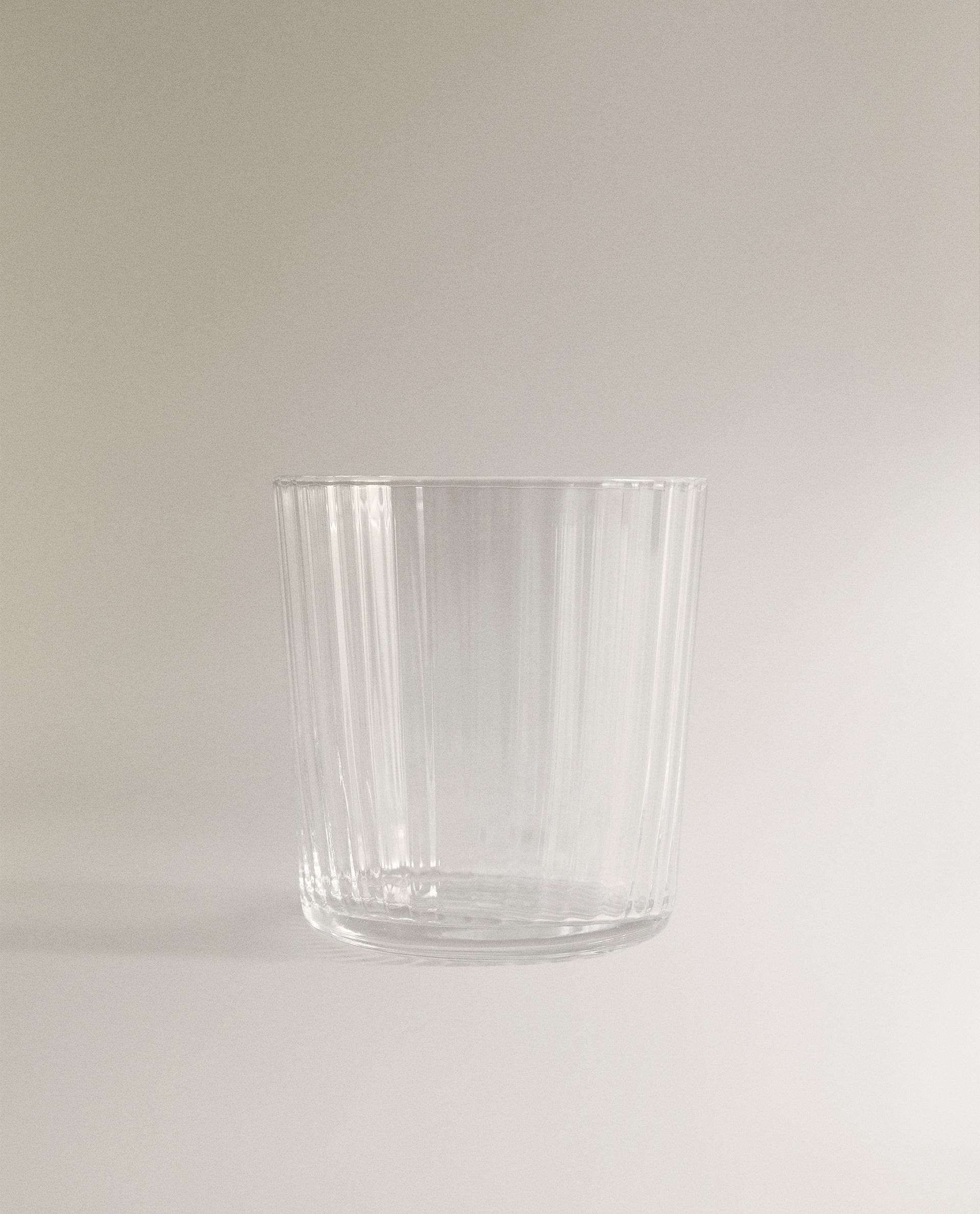 GLAS MET GESTREEPT MOTIEF