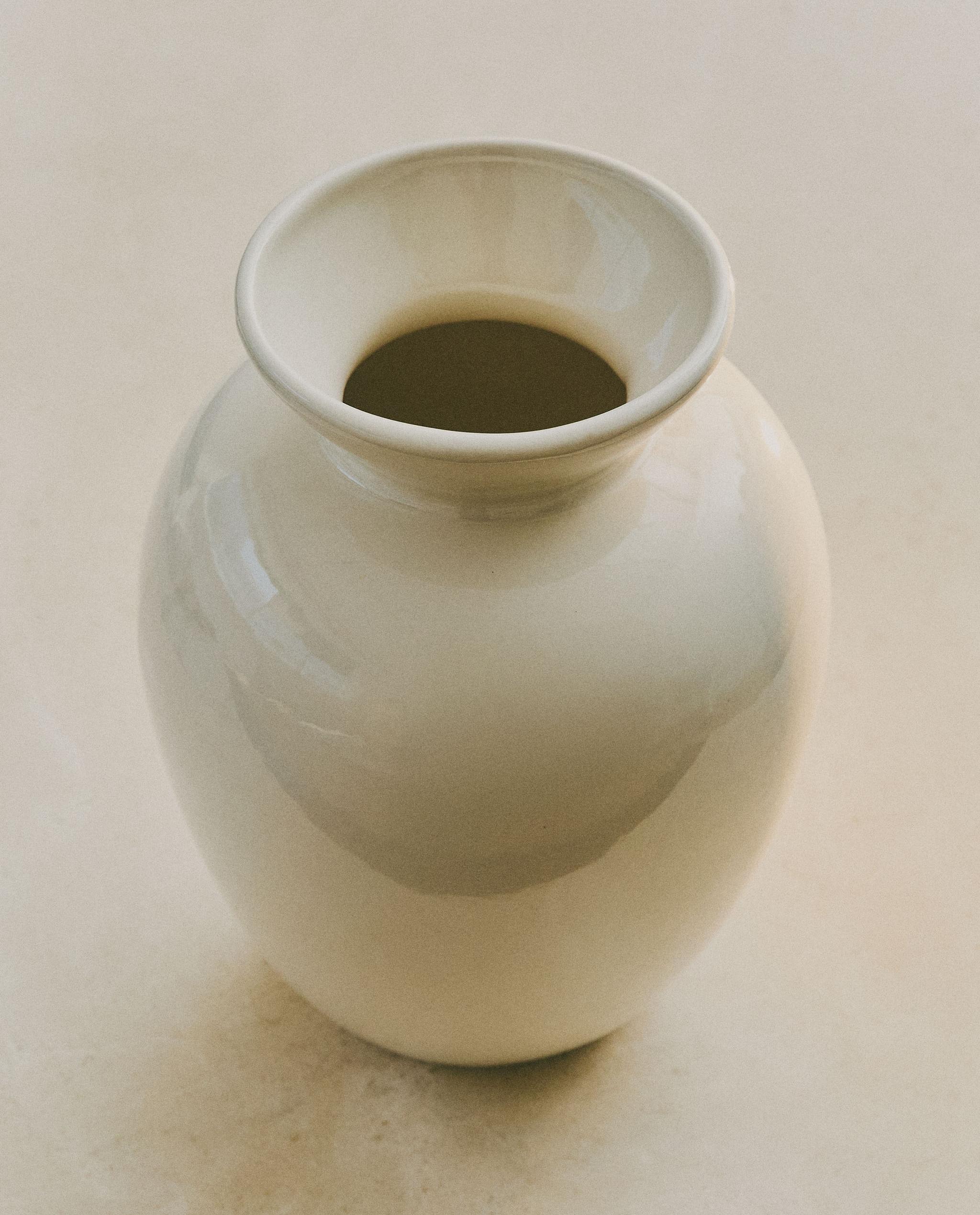 DECORATIVE CREAM CERAMIC VASE product thumbnail 10