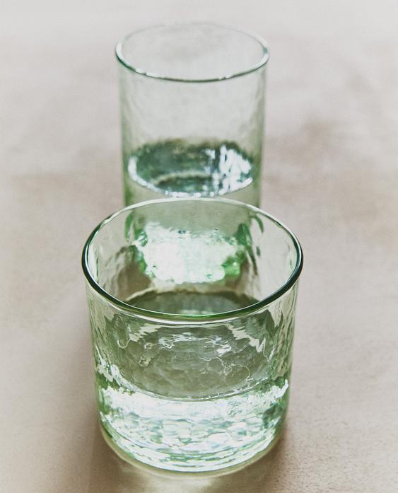 GLASSWARE SET WITH HAMMERED EFFECT