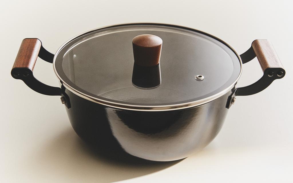 IRON POT WITH LID
