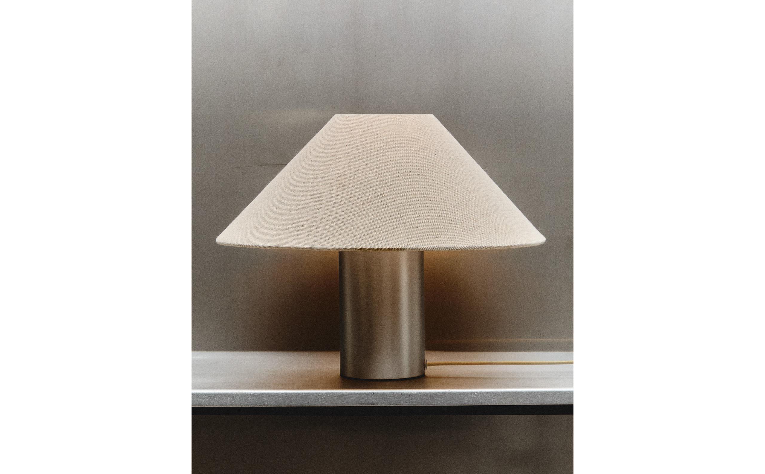 METAL TABLE LAMP product thumbnail 12