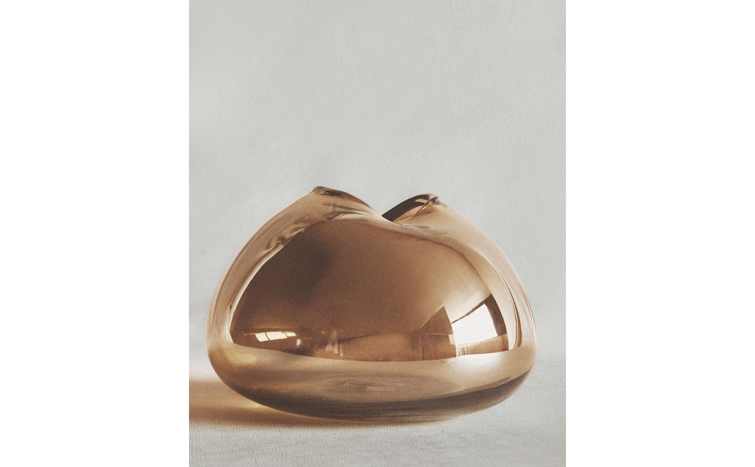 LOW SHINY GLASS VASE | Zara Home United States of America
