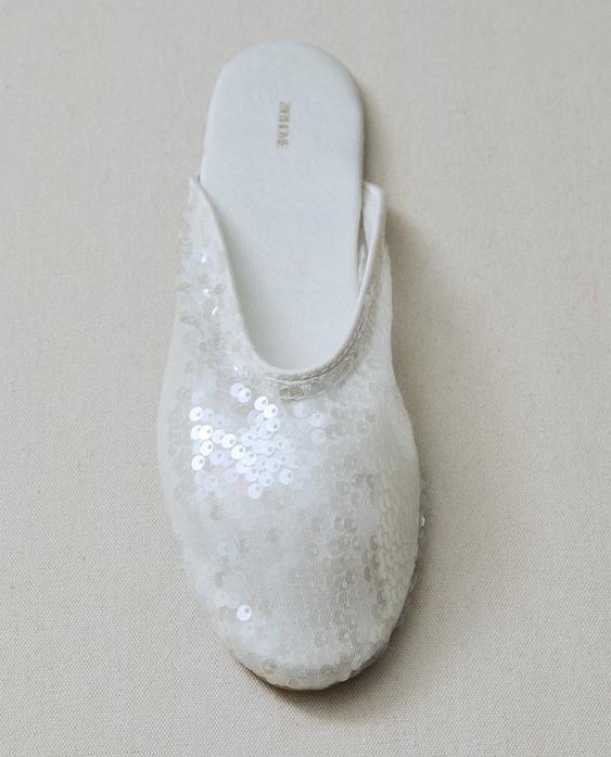 ZAPATILLA DESTALONADA LENTEJUELAS