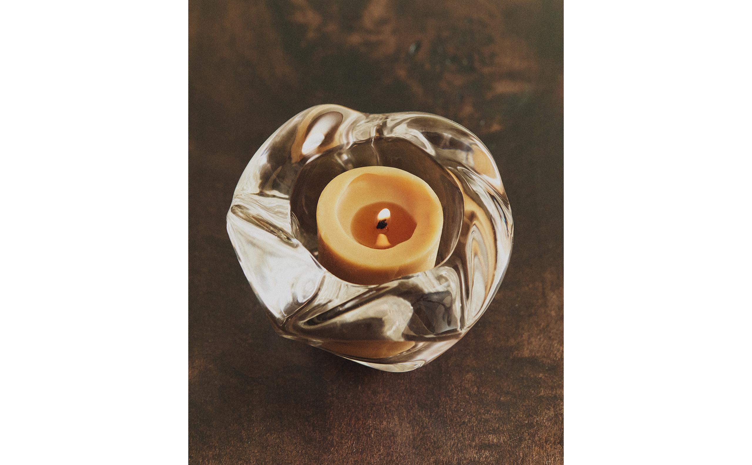 ZARA HOME - 【未使用】彫刻 キャンドルホルダー  オブジェ 白 アンティーク調 キャンドルスティックとキャンドルホルダー | Zara Home 日本