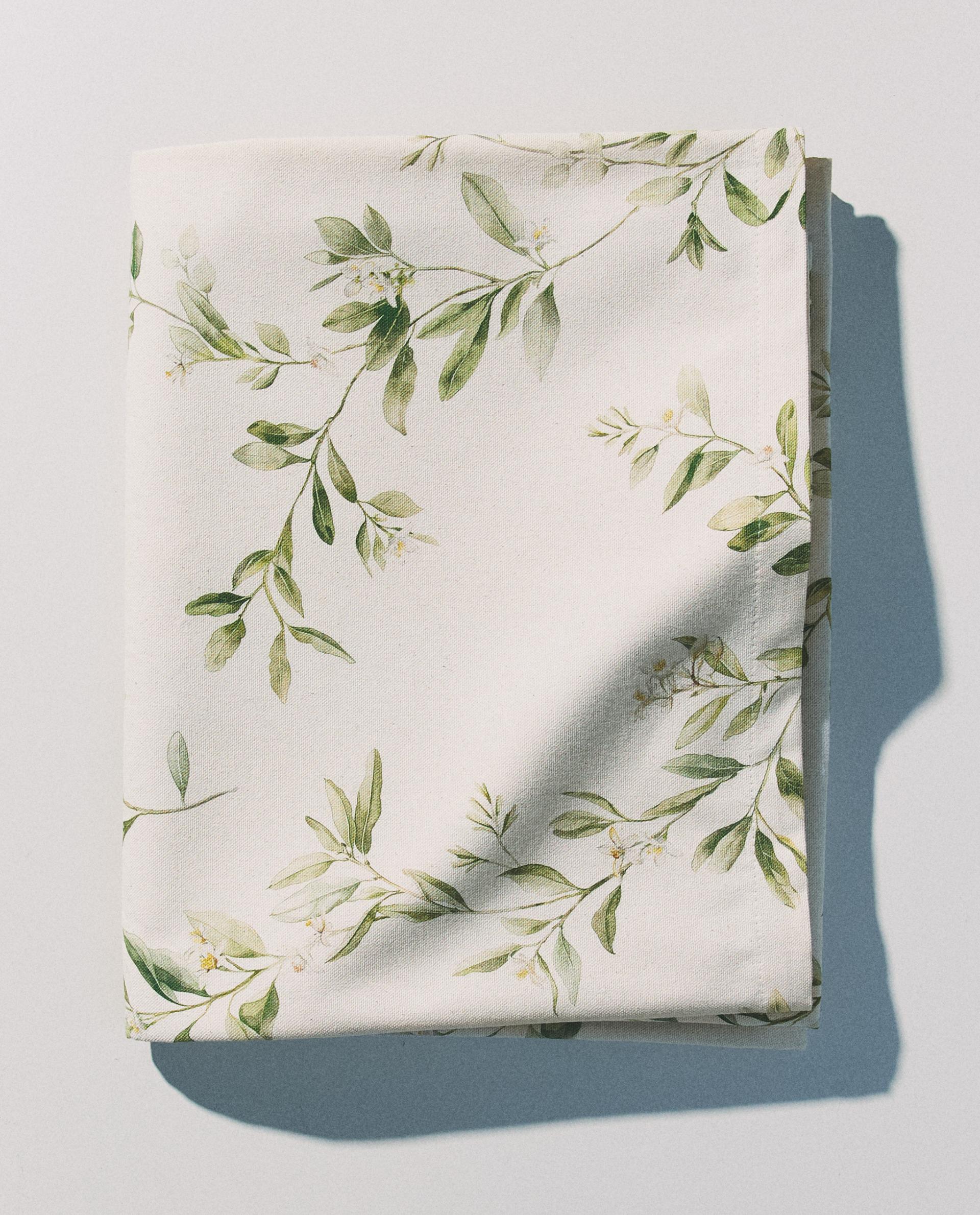 BRANCH AND FLORAL PRINT TABLECLOTH product thumbnail 12
