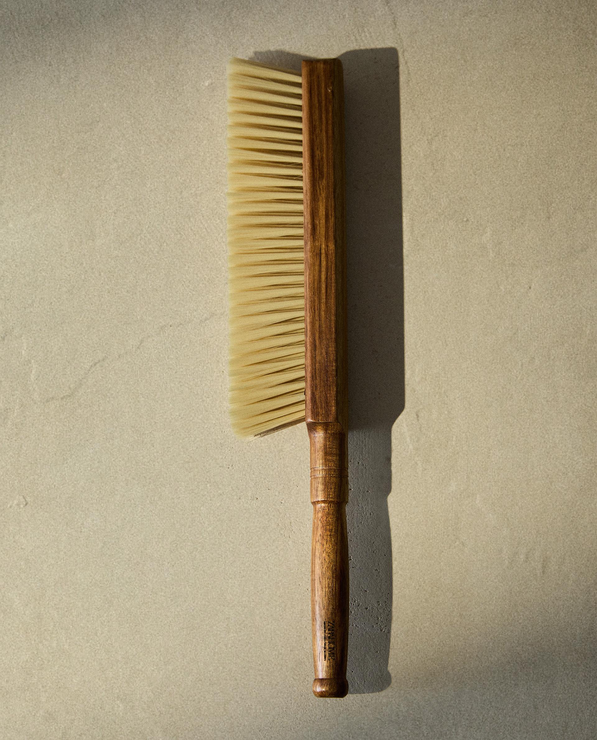 WOODEN BRUSH