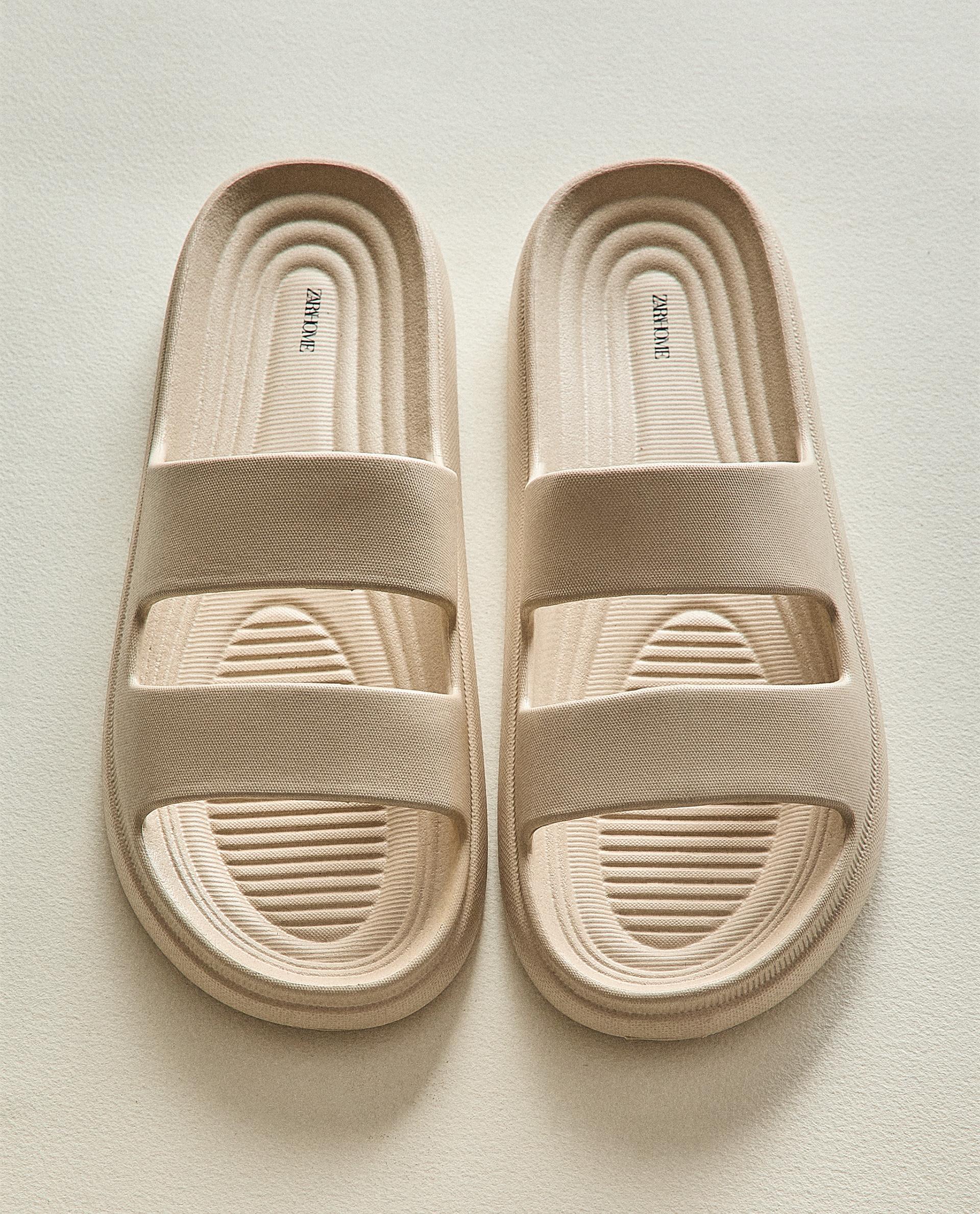 SANDALIA ENGOMADA FLATFORM Zara Home Chile