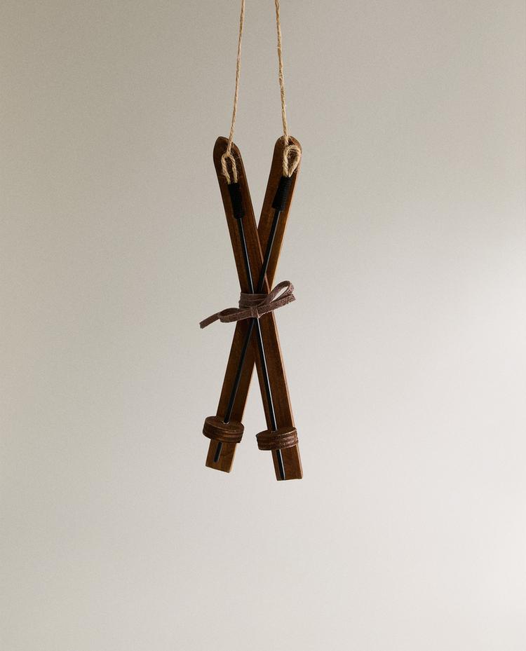 WOODEN SKI CHRISTMAS TREE DECORATION