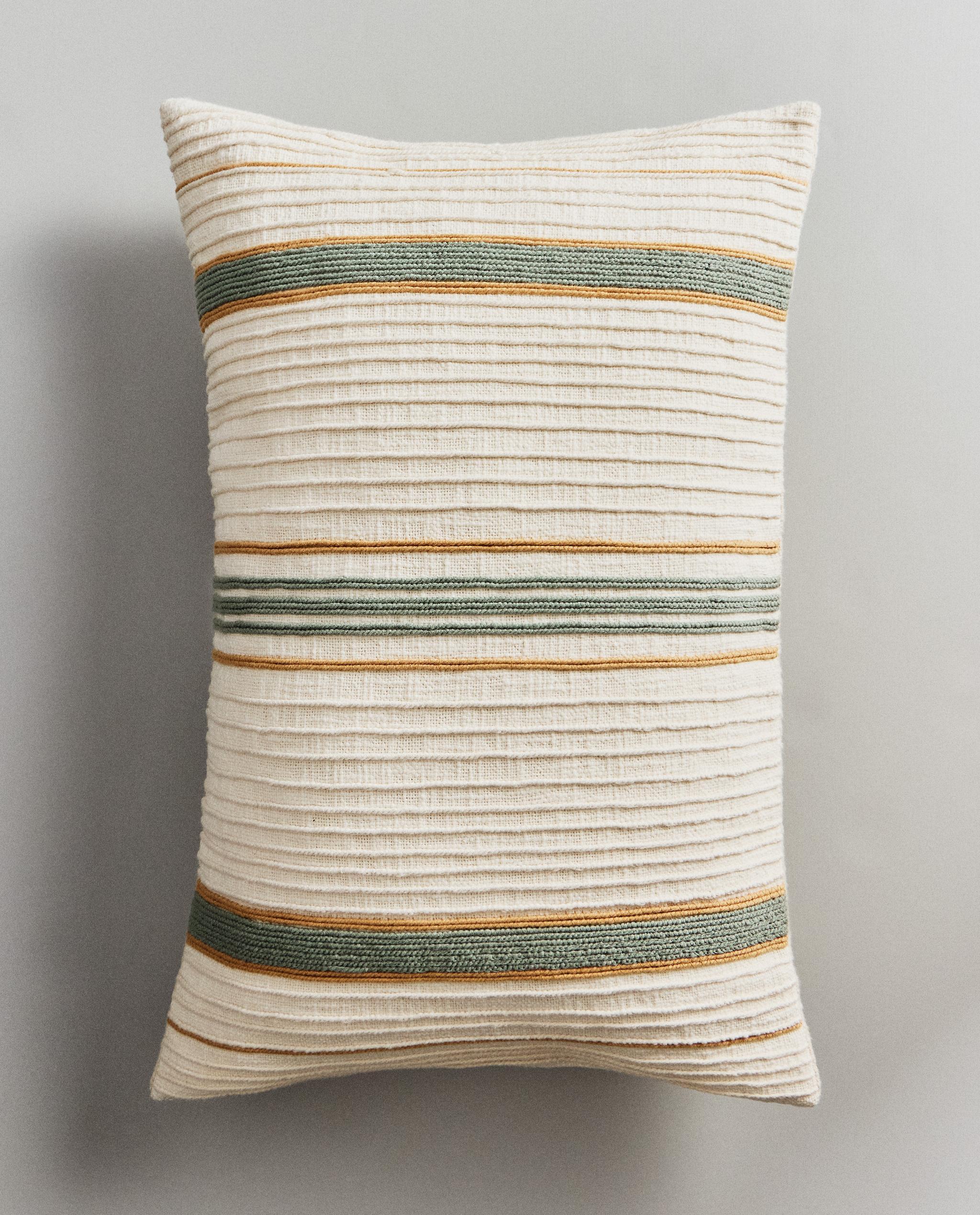 ベッドルームクッション | Zara Home 日本/Japan