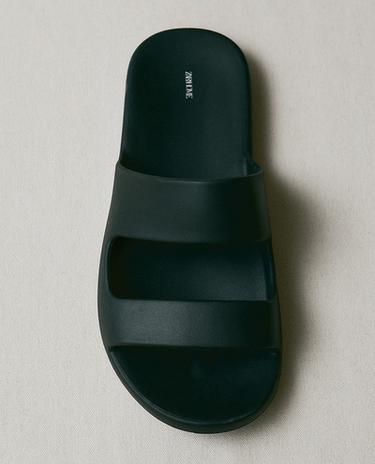RUBBERISED FLAT SANDALS