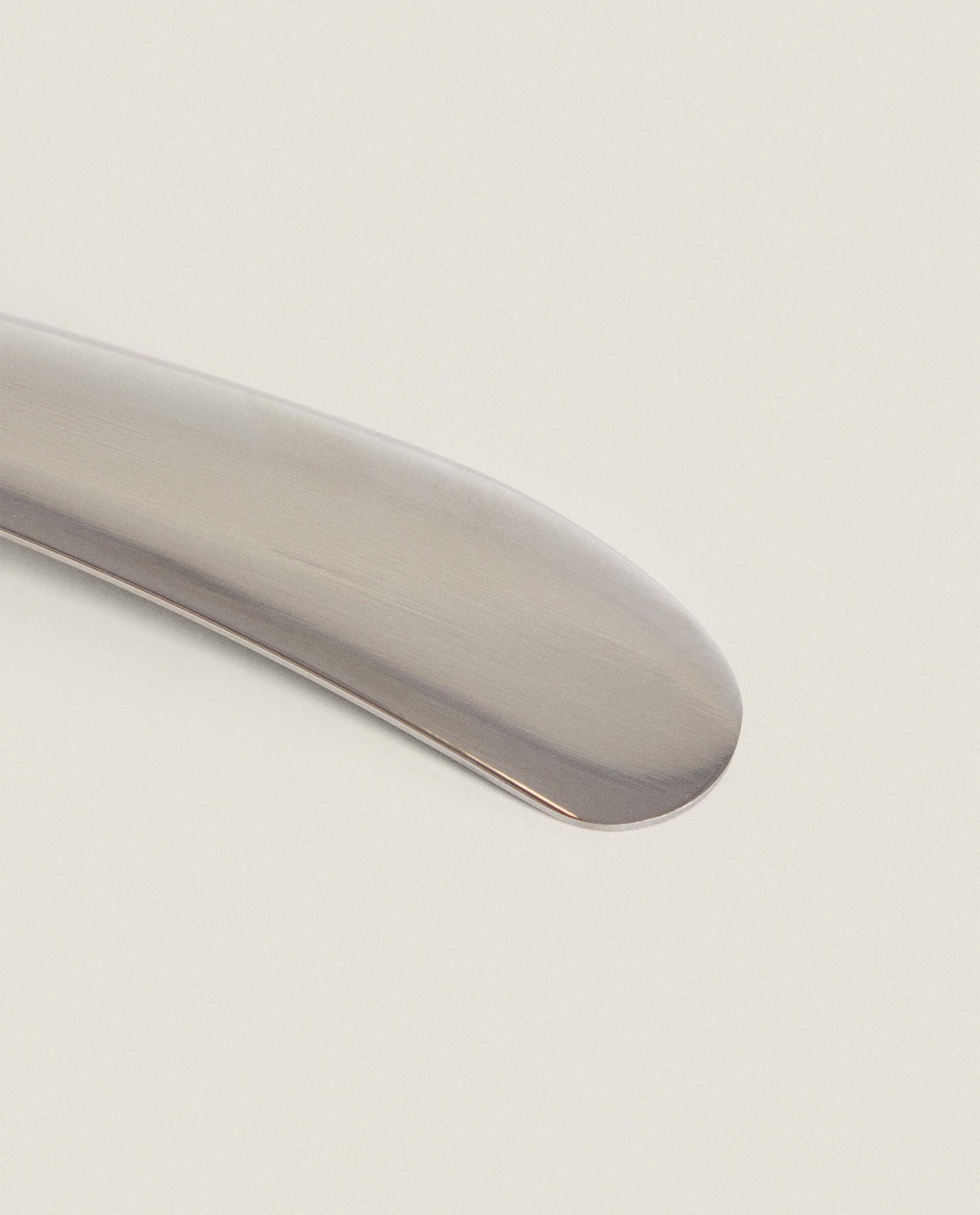 BUTTER KNIFE WITH COLOURED HANDLE product thumbnail 8