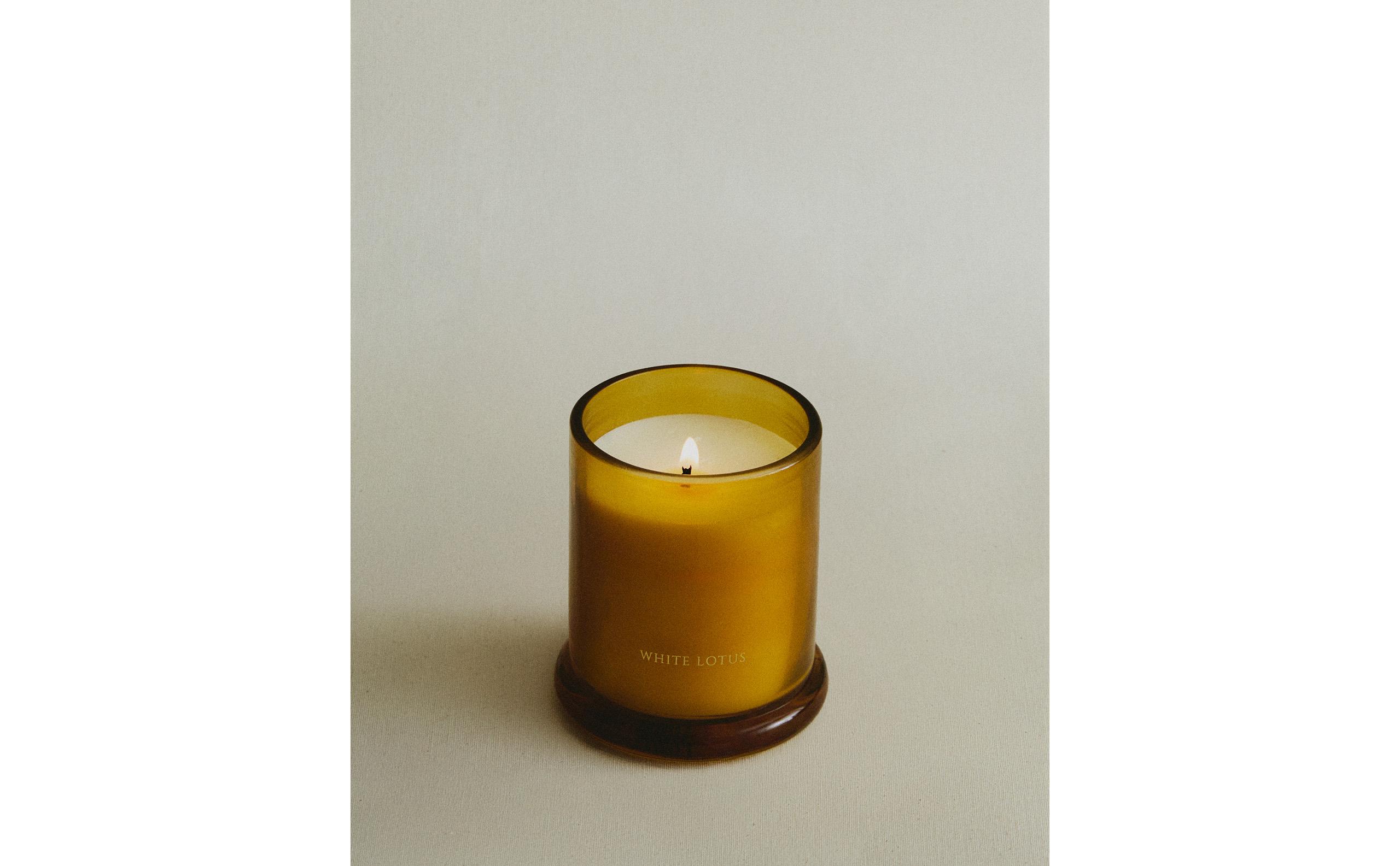 (150 G) WHITE LOTUS SCENTED CANDLE product thumbnail 2