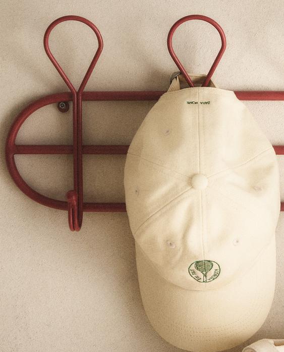 حامل ملابس حديد للأطفال