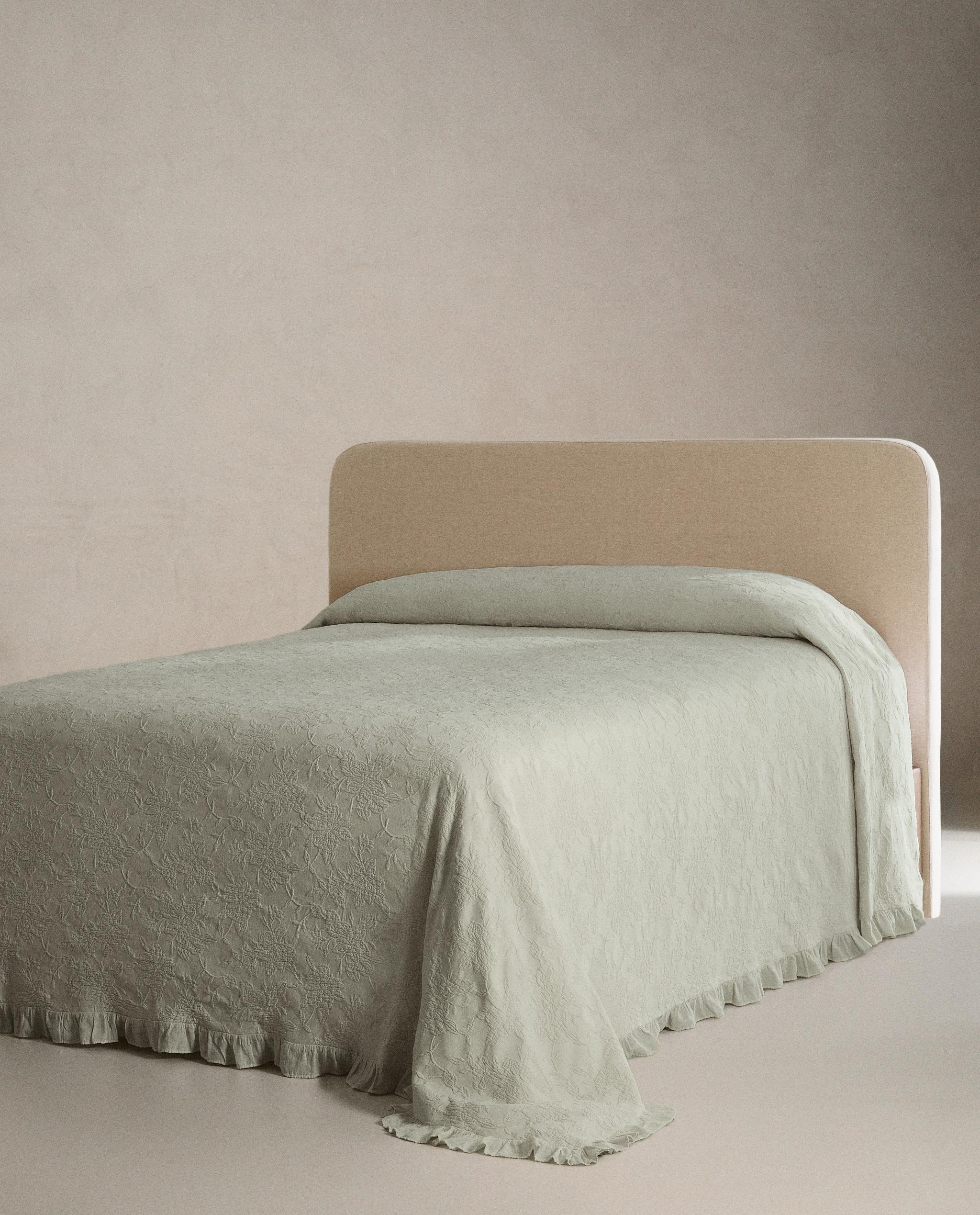 ジャカードのフリル付きベッドカバー | Zara Home 日本/Japan