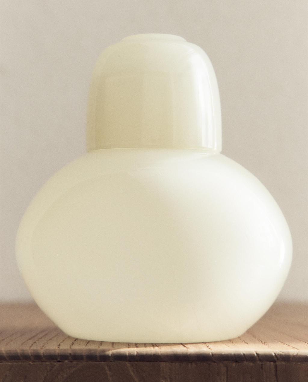 CONJUNTO DE GARRAFA E COPO OVAL