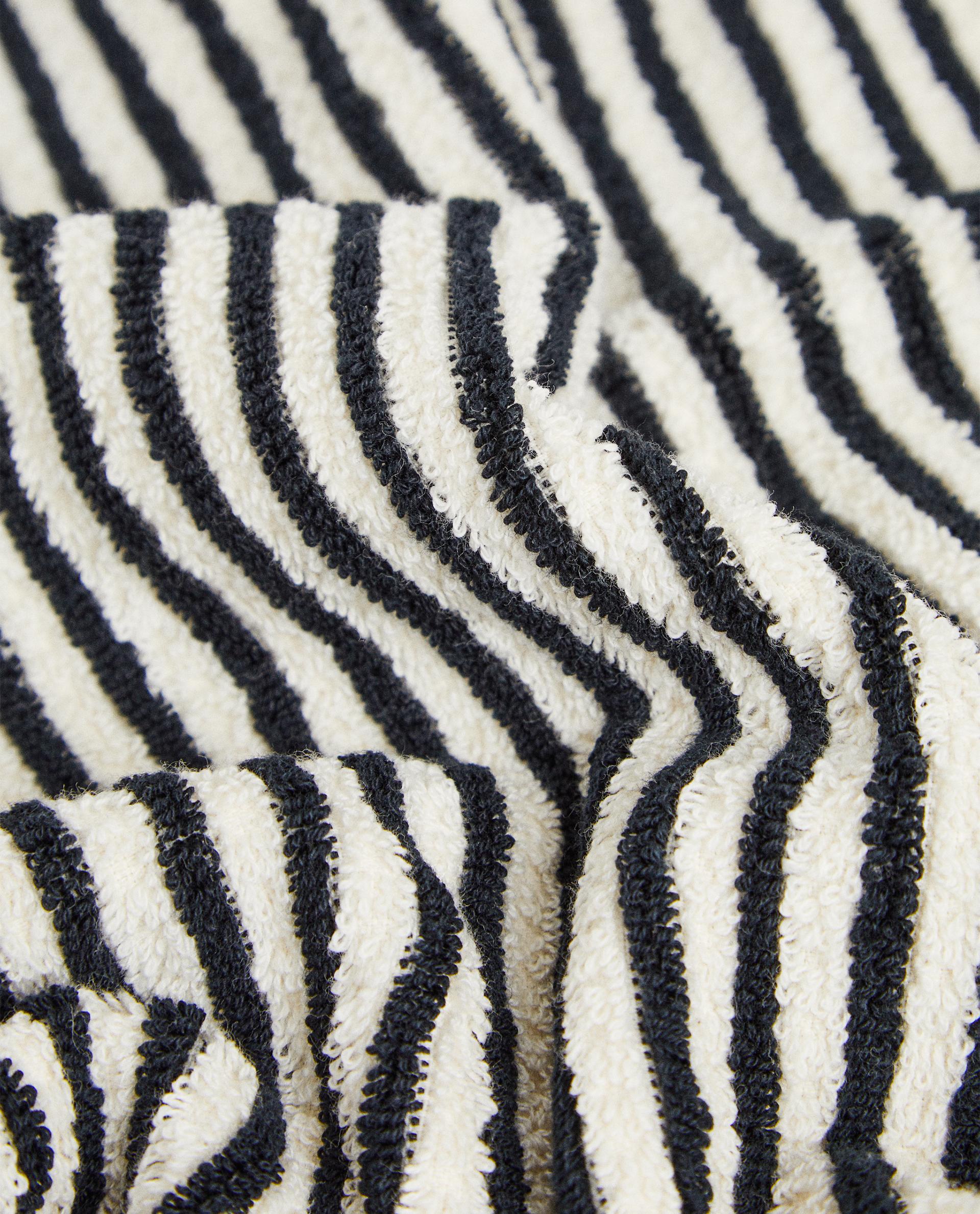 DYED THREAD COTTON BATH TOWEL product thumbnail 8