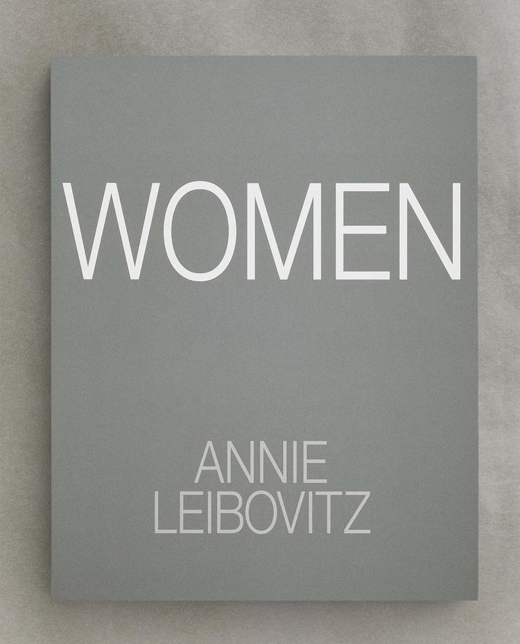 КНИГА „WOMEN ANNIE LEIBOVITZ“ (АНГЛИЙСКИ ЕЗИК) КНИГА „WOMEN ANNIE LEIBOVITZ“ (АНГЛИЙСКИ ЕЗИК)