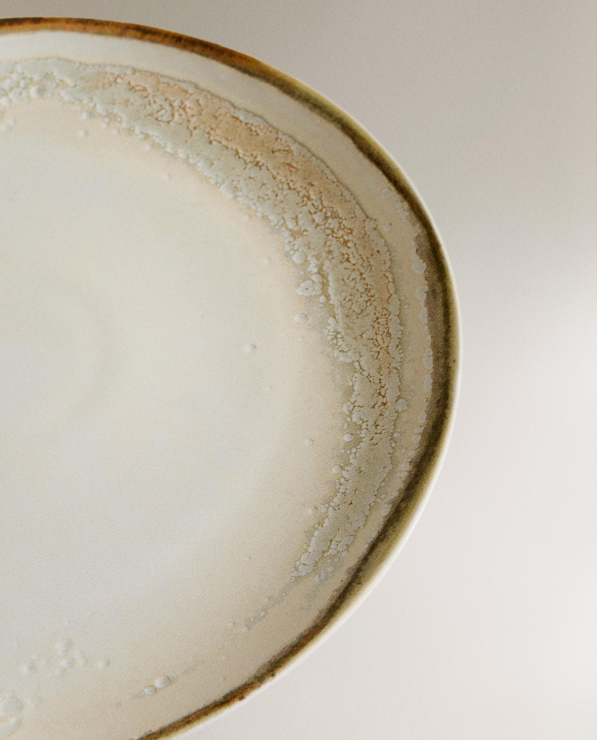 ROUND ANTIQUE FINISH STONEWARE SERVING DISH product thumbnail 2