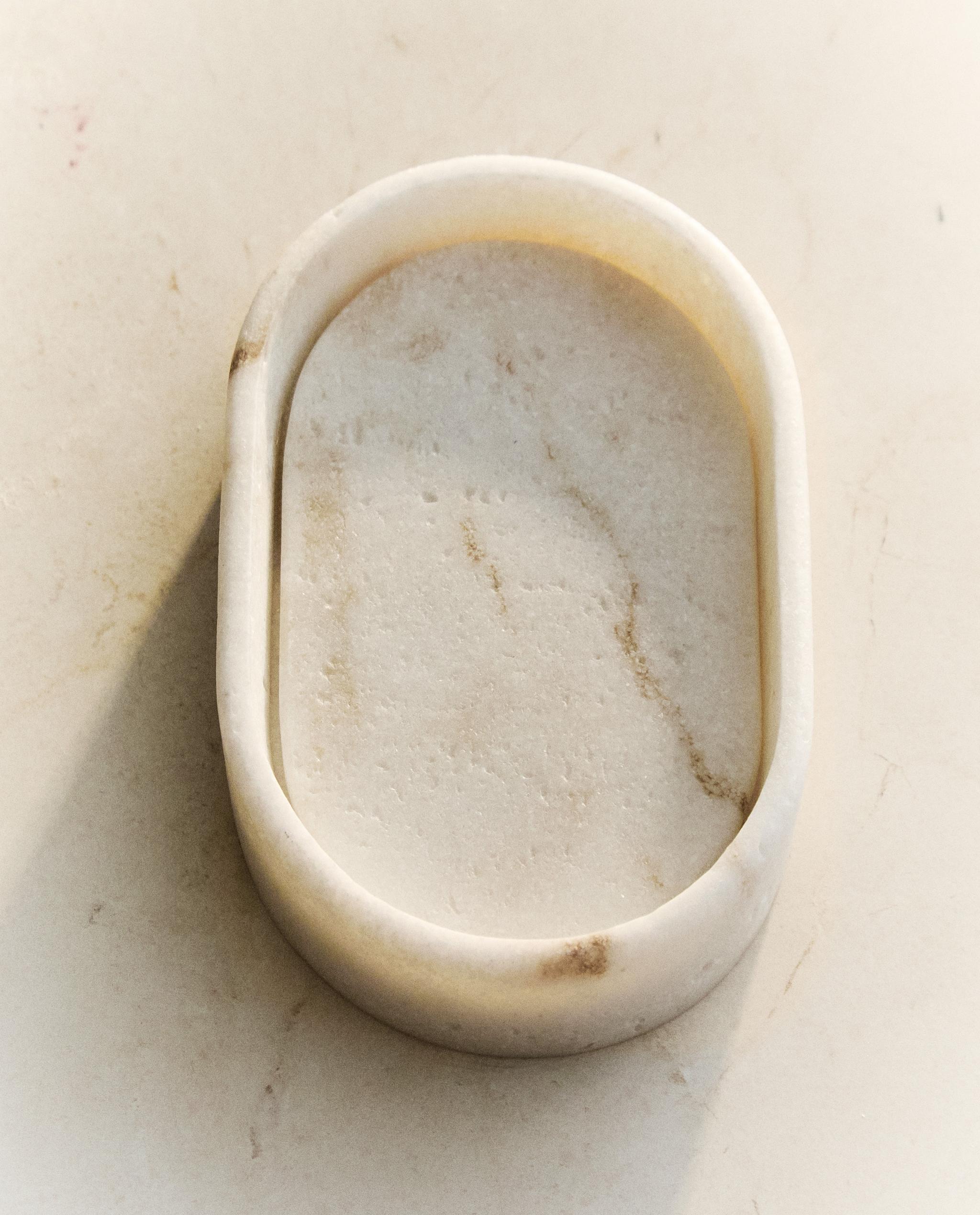 MARBLE-EFFECT BATHROOM SOAP DISH product thumbnail 7