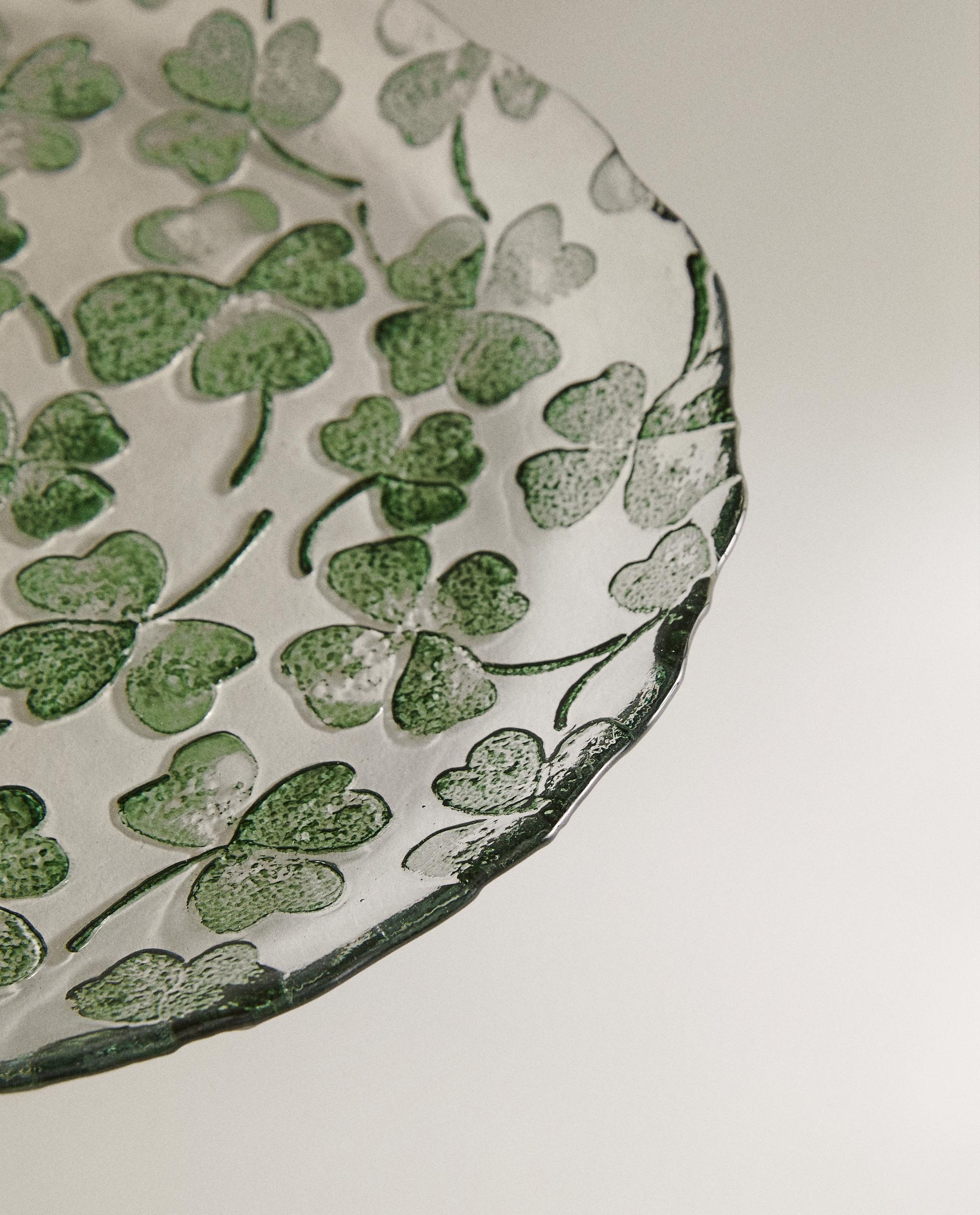 CLOVER GLASS DESSERT PLATE product thumbnail 2