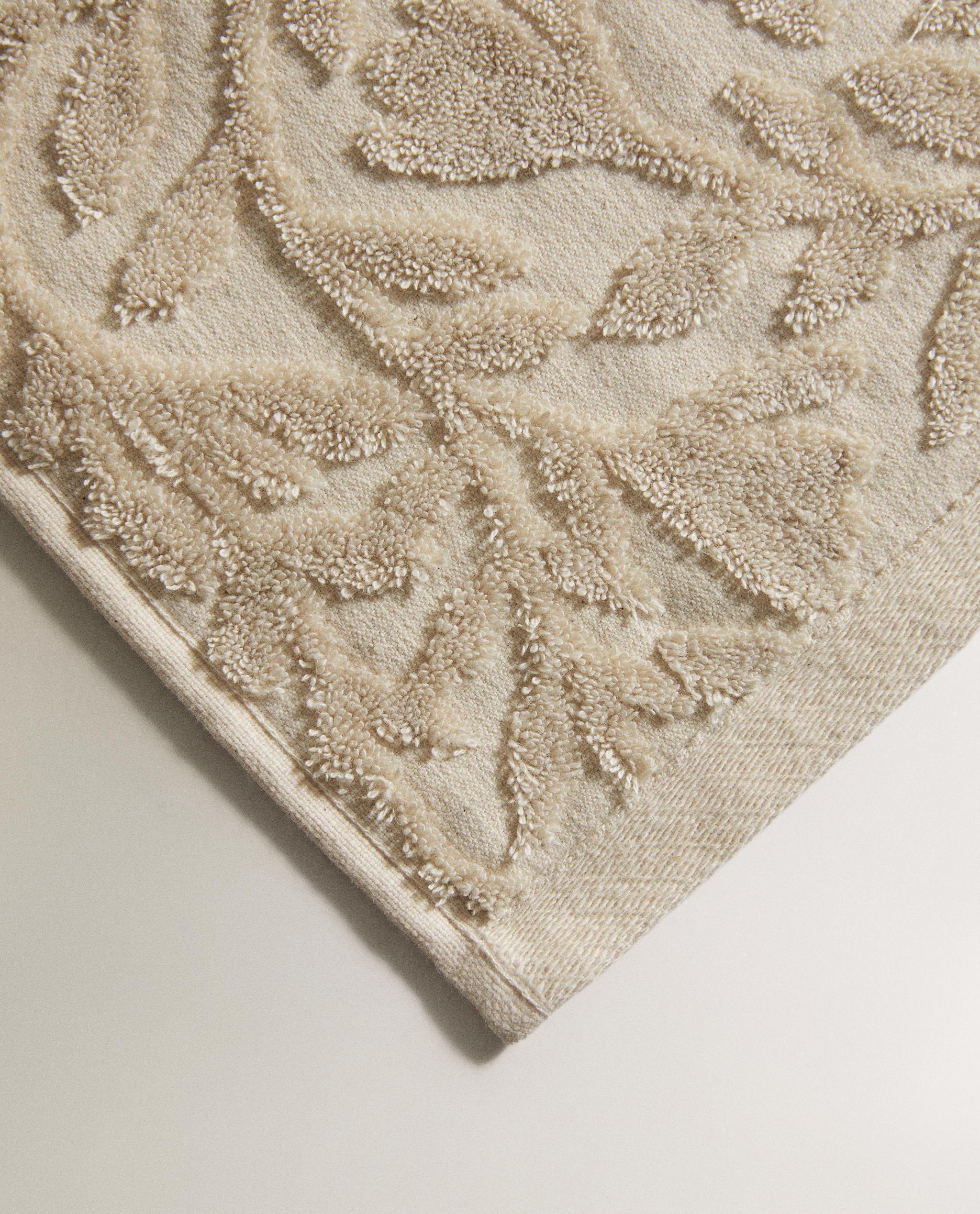 FLORAL JACQUARD BATH TOWEL product thumbnail 3