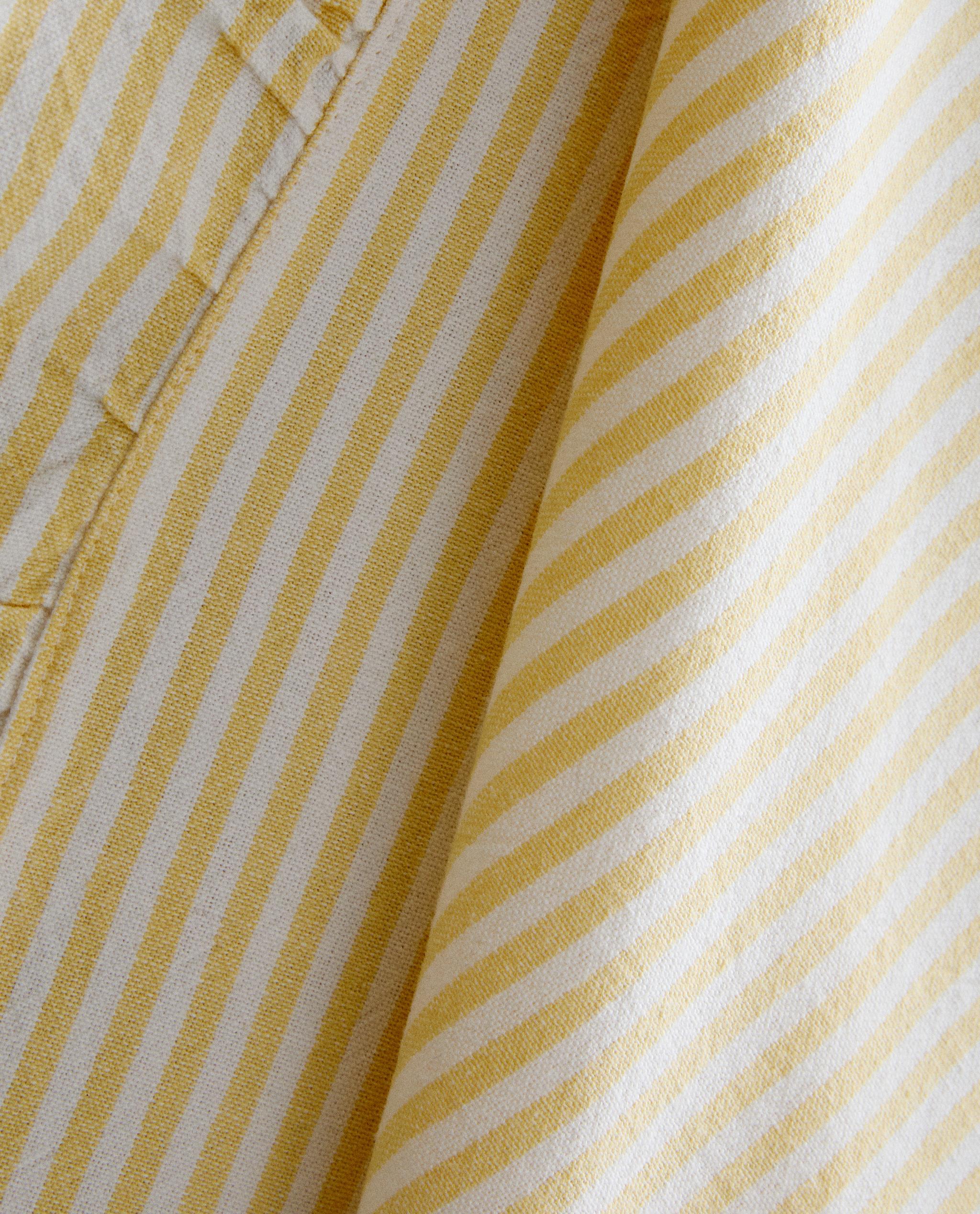 STRIPED TEA TOWEL WITH RUFFLE TRIM product thumbnail 2