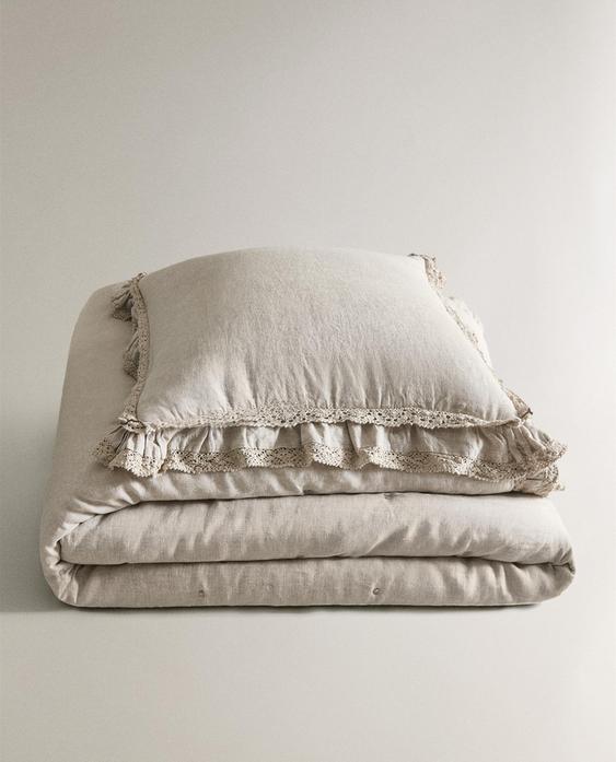 LINEN QUILTED BEDSPREAD WITH LACE TRIM