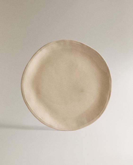 طبق مسطح من الخزف الحجري