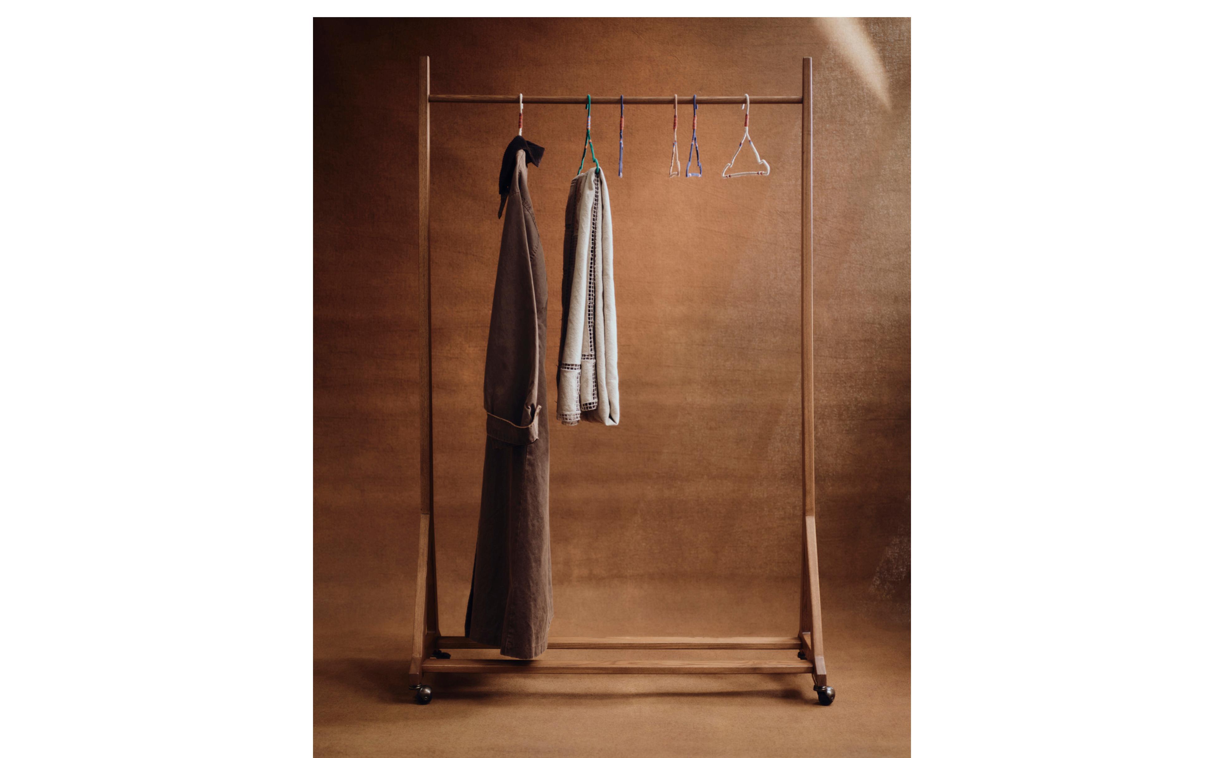 BURRO MADERA - THE WOOD CLOTHES RACK