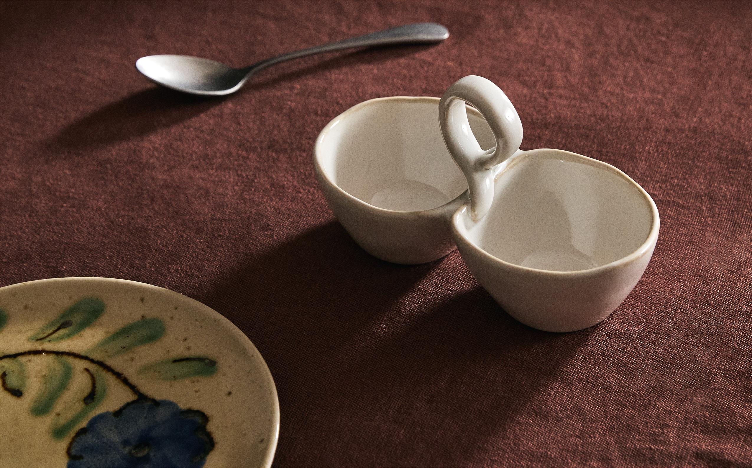 STONEWARE SNACK BOWL WITH CONTRAST RIM