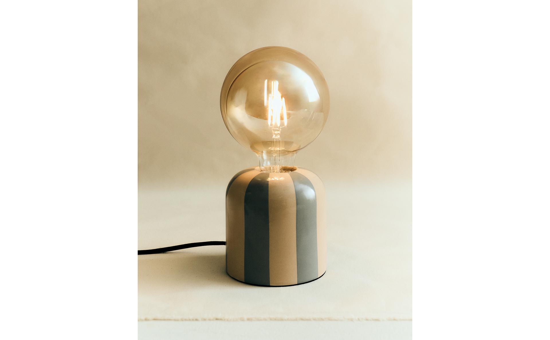 KIDS' CERAMIC TABLE LAMP WITH LIGHT BULB KIDS' CERAMIC TABLE LAMP WITH LIGHT BULB