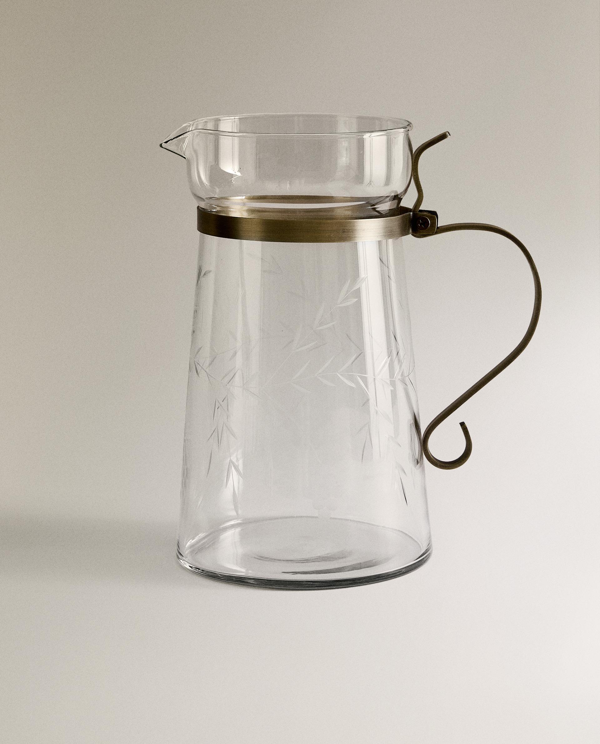 GLASS JUG