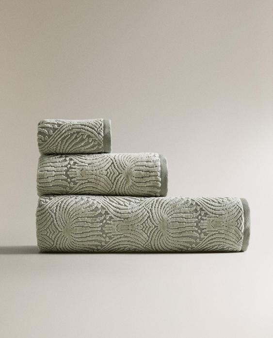 TOALHA DE BANHO EM JACQUARD MOSAICO