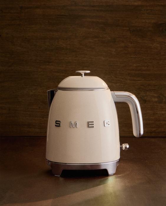 SMALL STEEL SMEG KETTLE