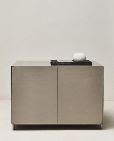 PETITE TABLE EN ACIER