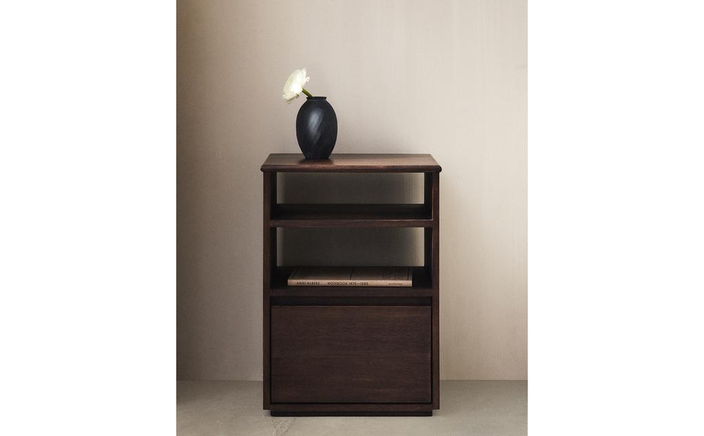 HOUTEN NACHTKASTJE HOUTEN NACHTKASTJE