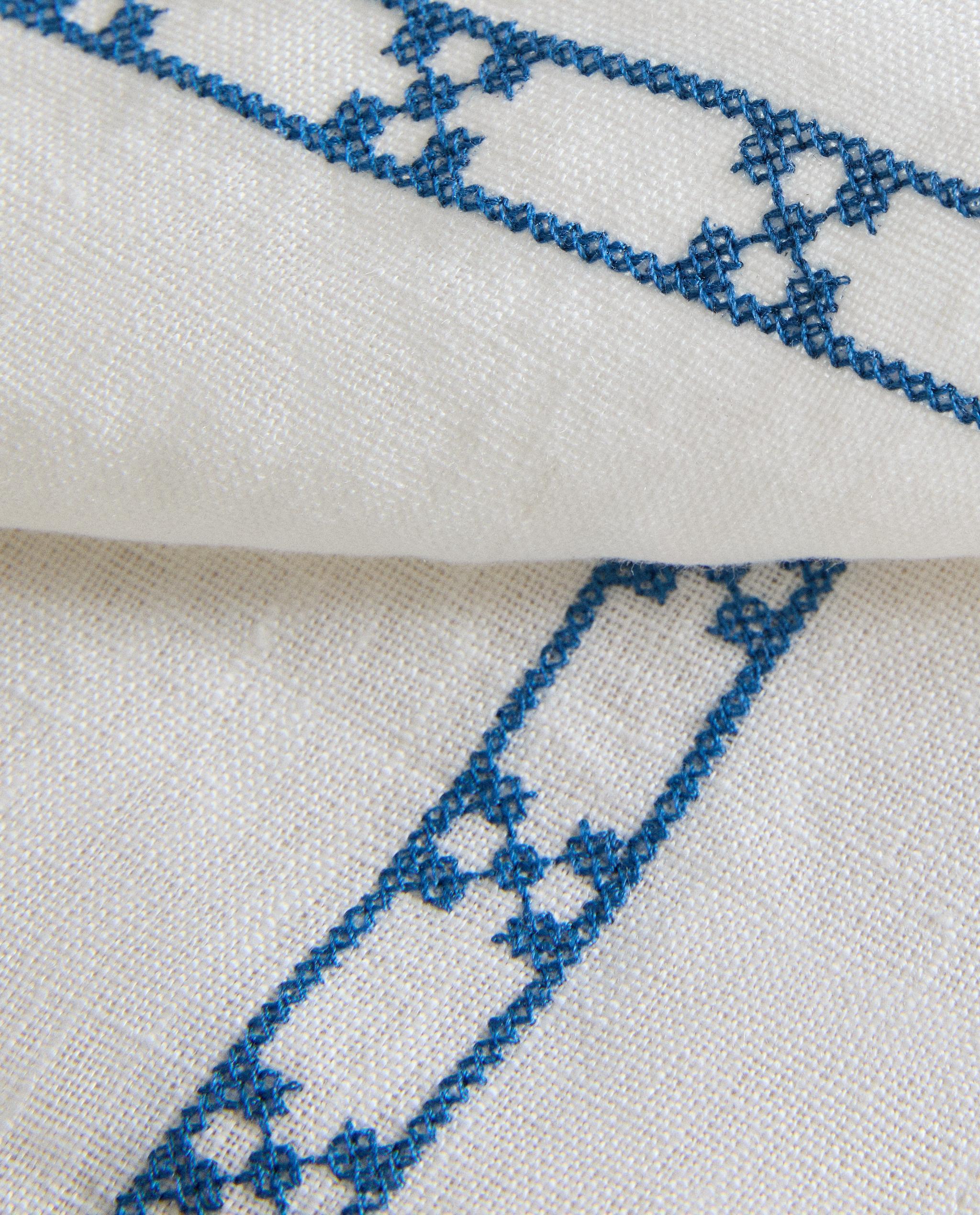 PACK OF GEOMETRIC EMBROIDERY NAPKINS (PACK OF 2) product thumbnail 2