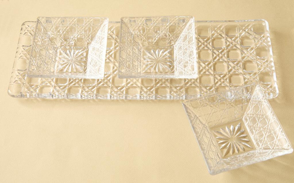 SERVING DISH WITH RAISED GLASS BOWLS SERVING DISH WITH RAISED GLASS BOWLS