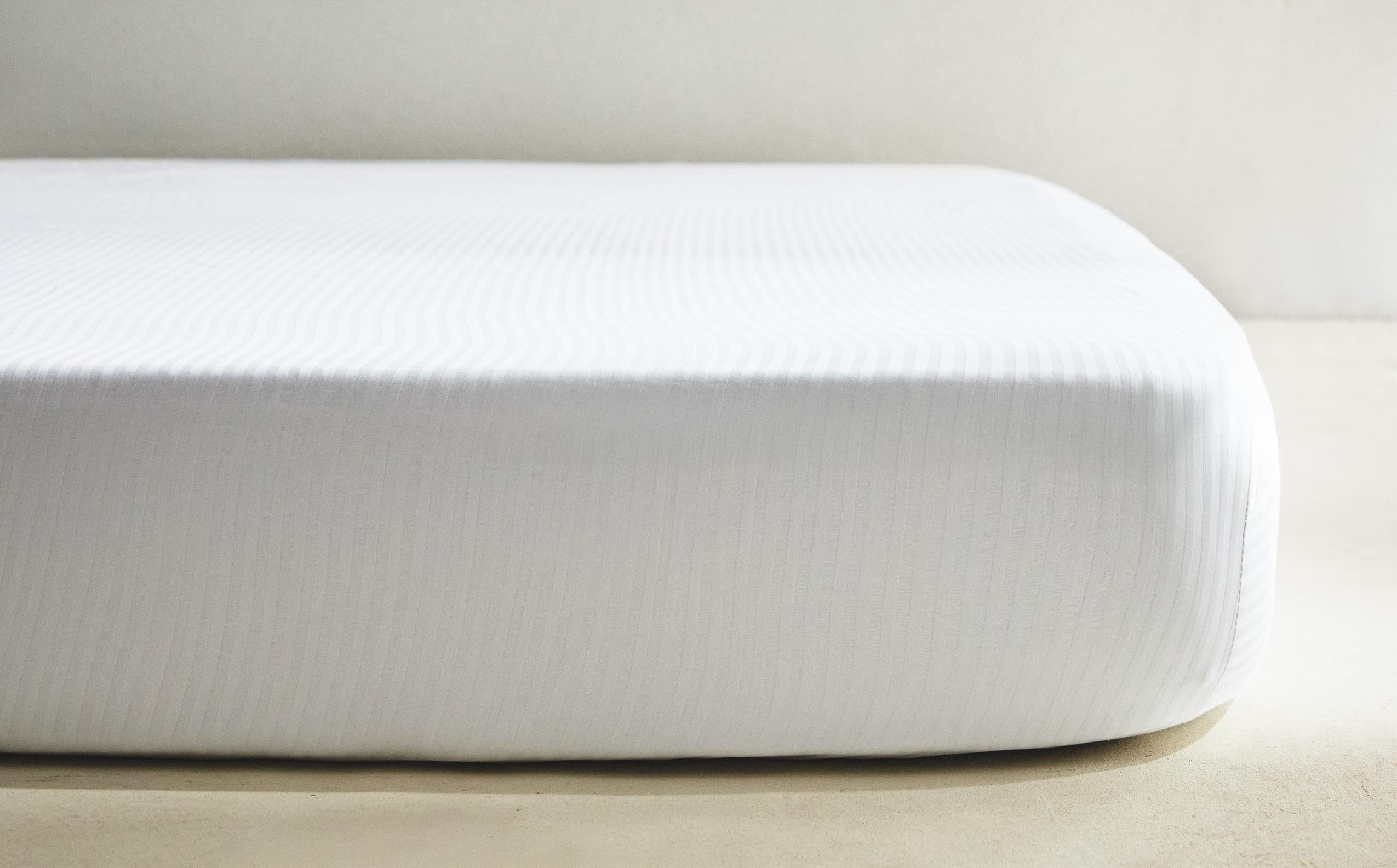 STRIPED COTTON MATTRESS PROTECTOR product thumbnail 7