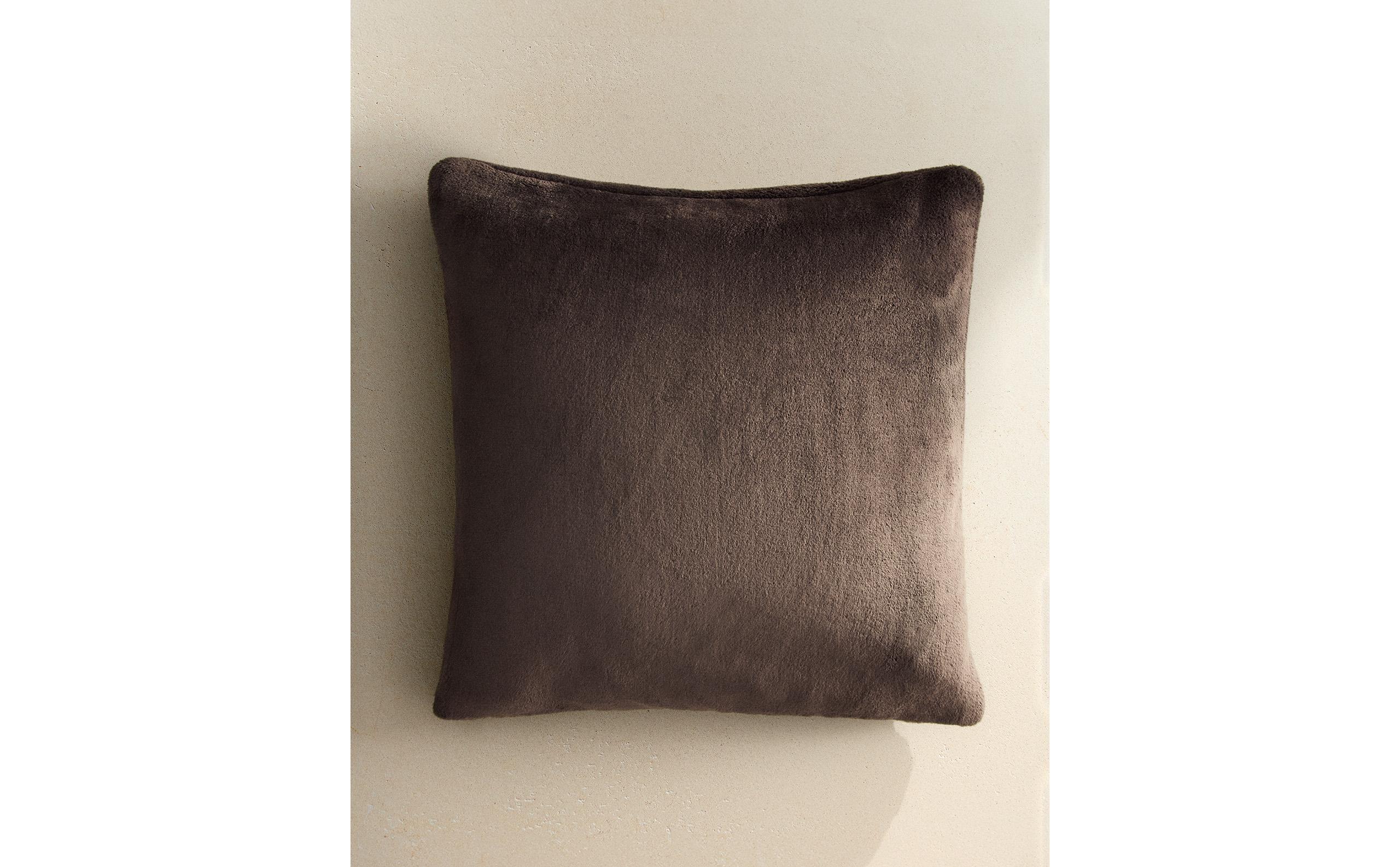 フェイクファー クッションカバー | Zara Home 日本/Japan