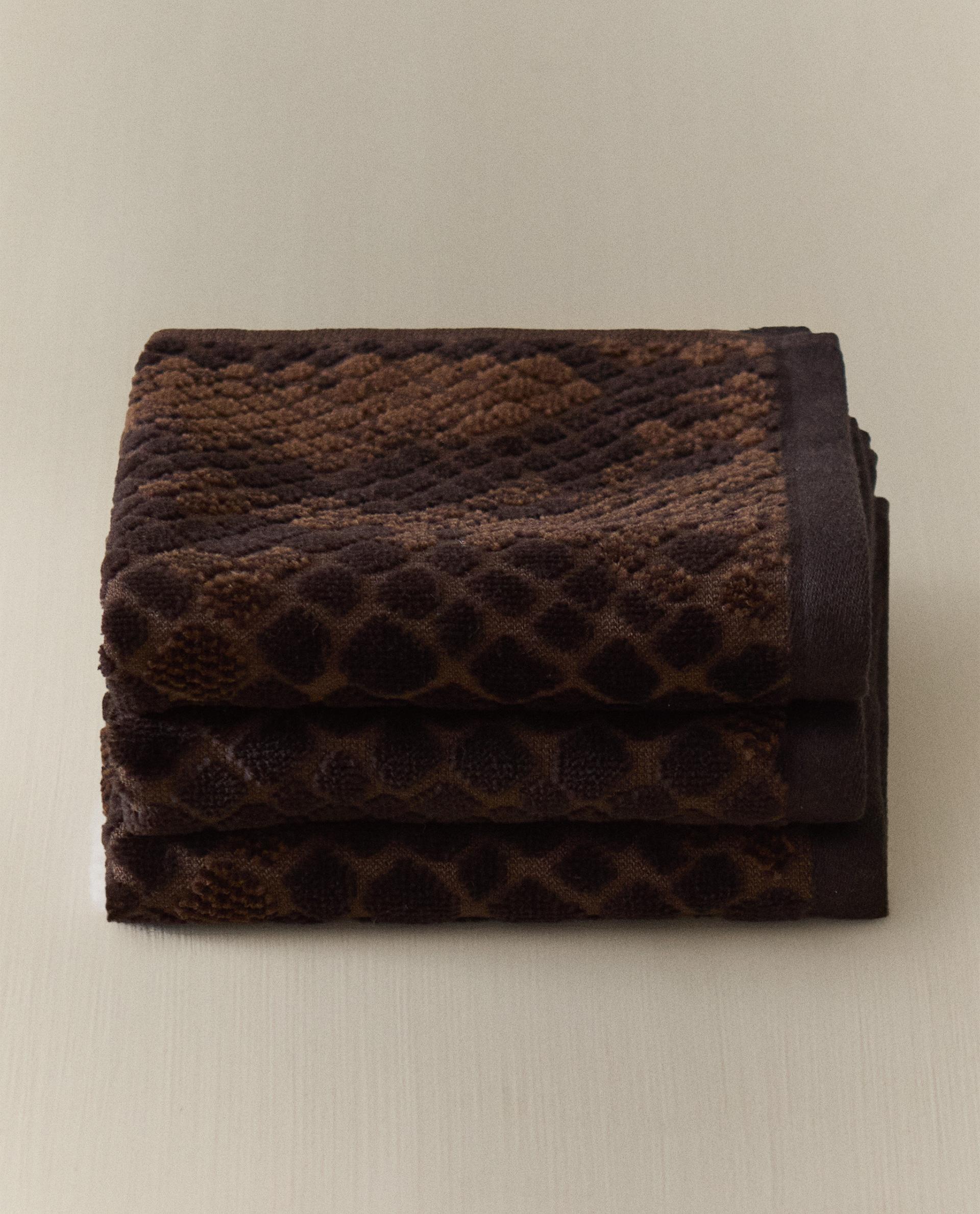 PACK OF ANIMAL PRINT VELOUR HAND TOWELS (PACK OF 3) product thumbnail 6